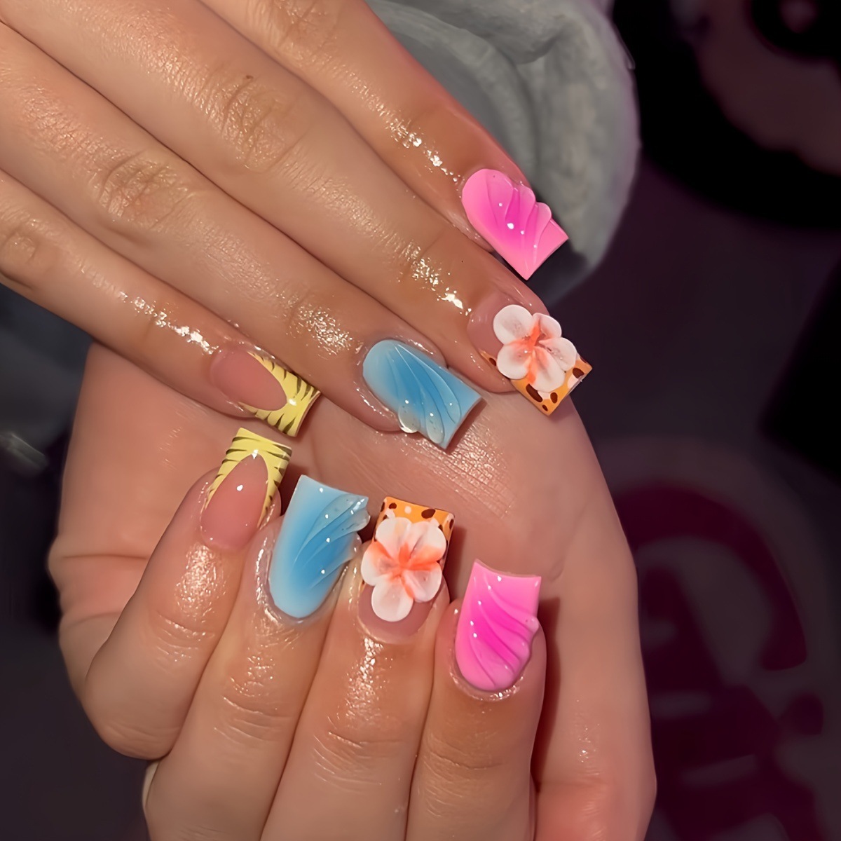 Resin Art Flowers - 24 pezzi di unghie finte a
