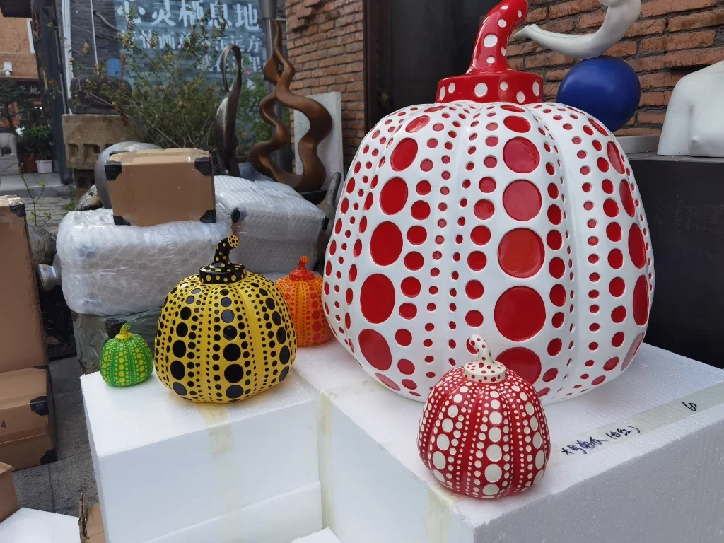 Kusama Yayoi Statua di zucca A - Resin Art Ocean recensione e prezzo