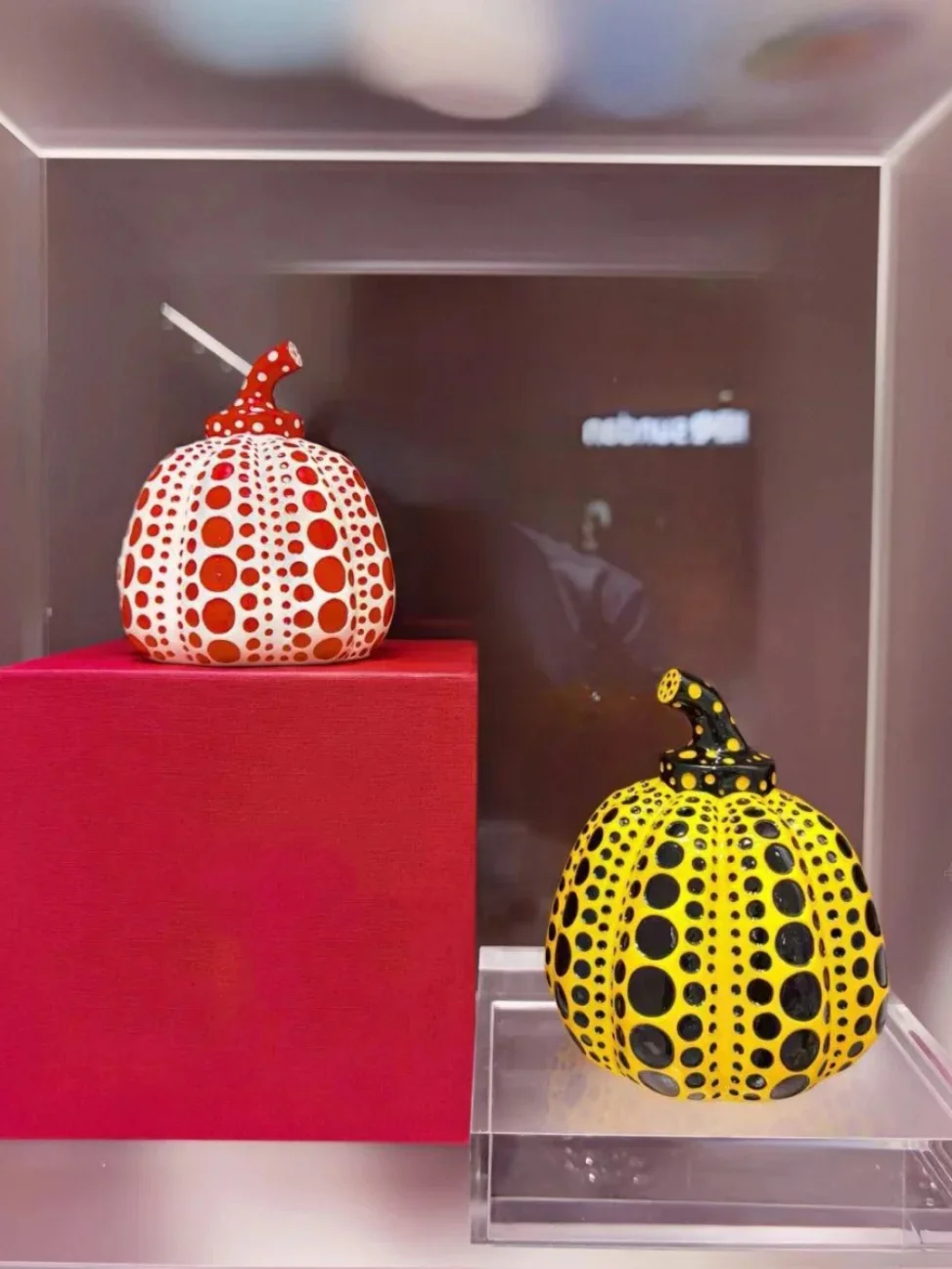Kusama Yayoi Statua di zucca A - Resin Art Ocean recensione e prezzo