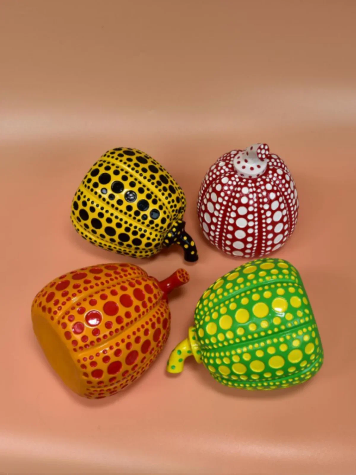 Kusama Yayoi Statua di zucca A - Resin Art Ocean recensione e prezzo